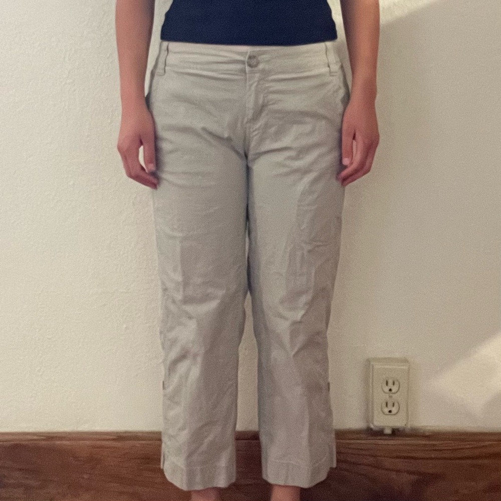 Woolrich women’s tan Mid Rise Capri Pants Size: 4 - Picture 1 of 4